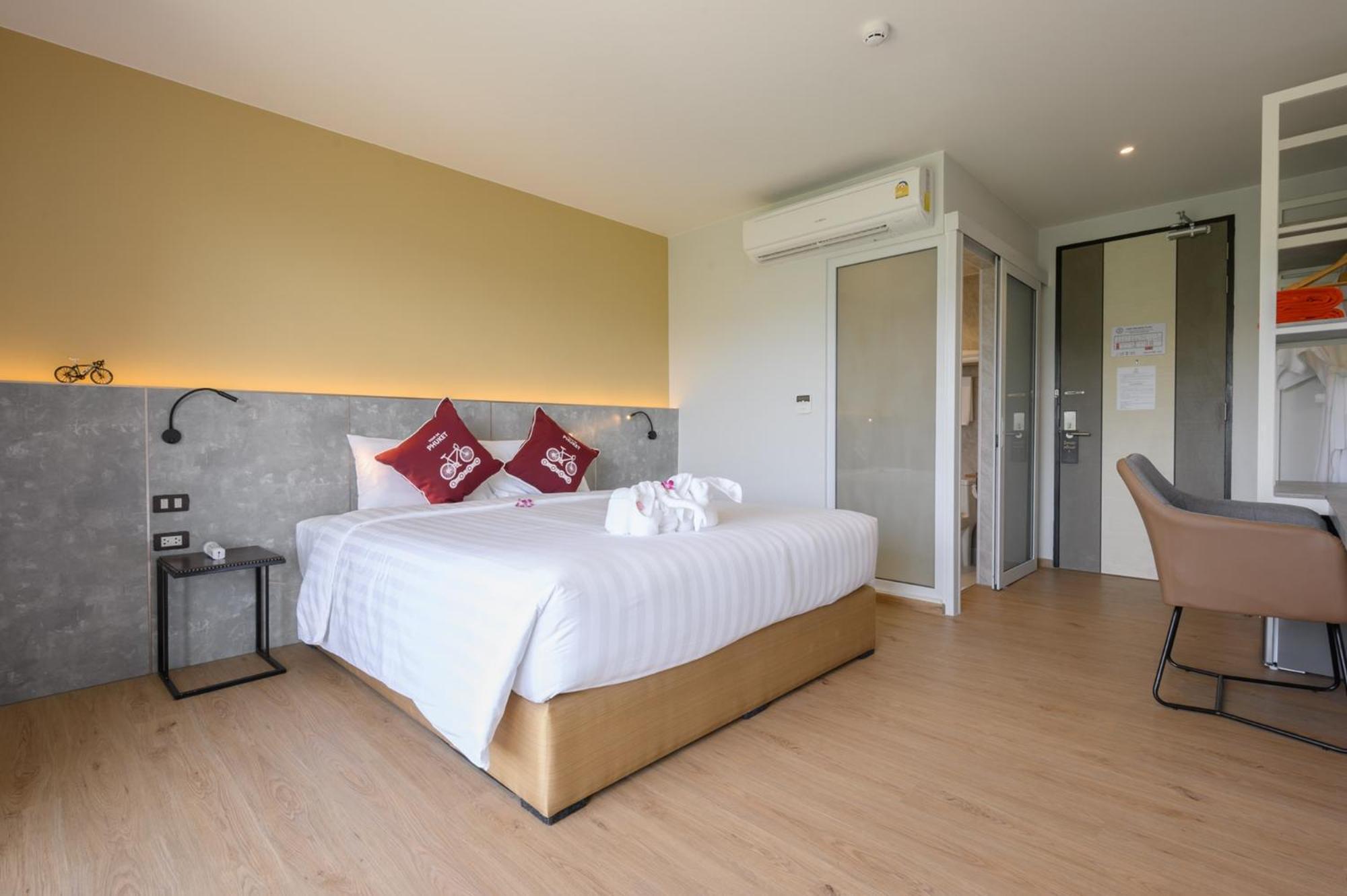 Отель Tour De Phuket - Sha